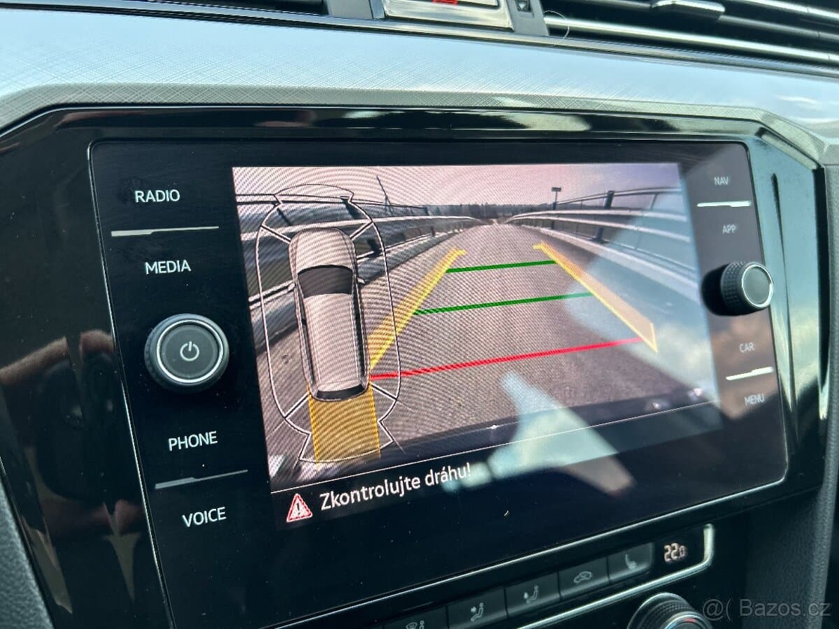 2019 Volkswagen PASSAT - 5