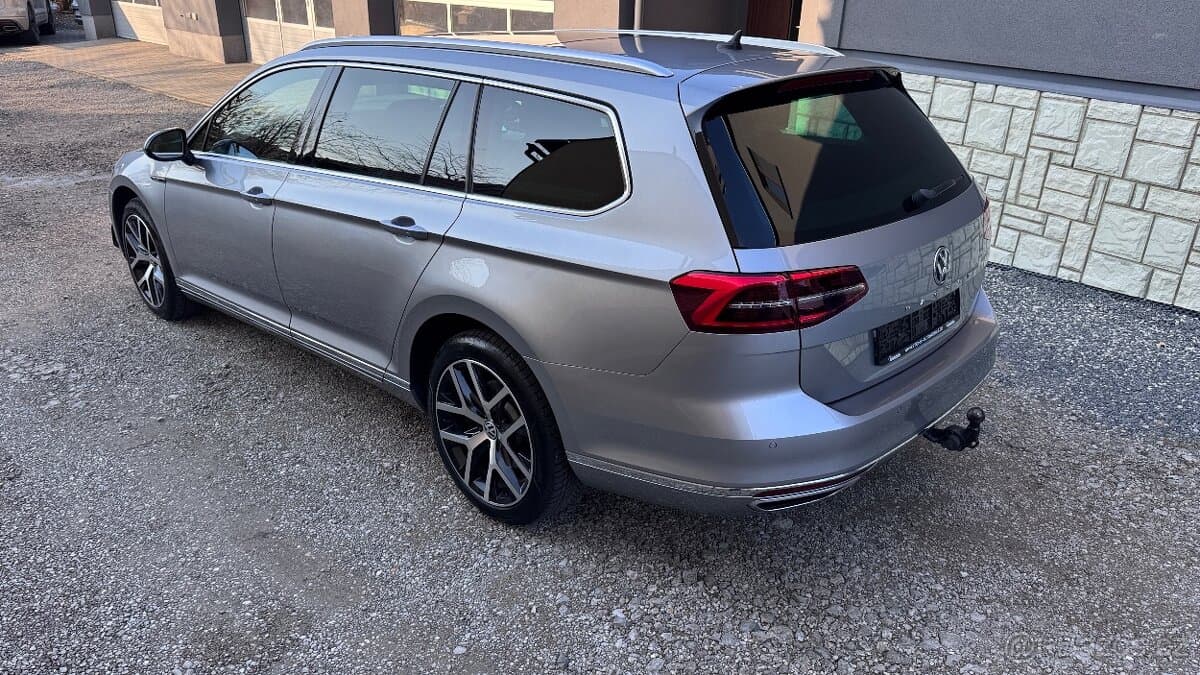 2018 Volkswagen PASSAT - 5
