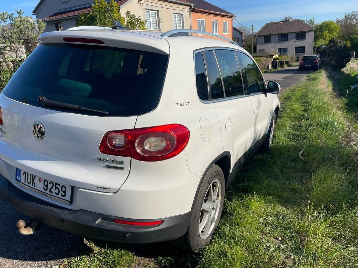 2010 Volkswagen TIGUAN - 5