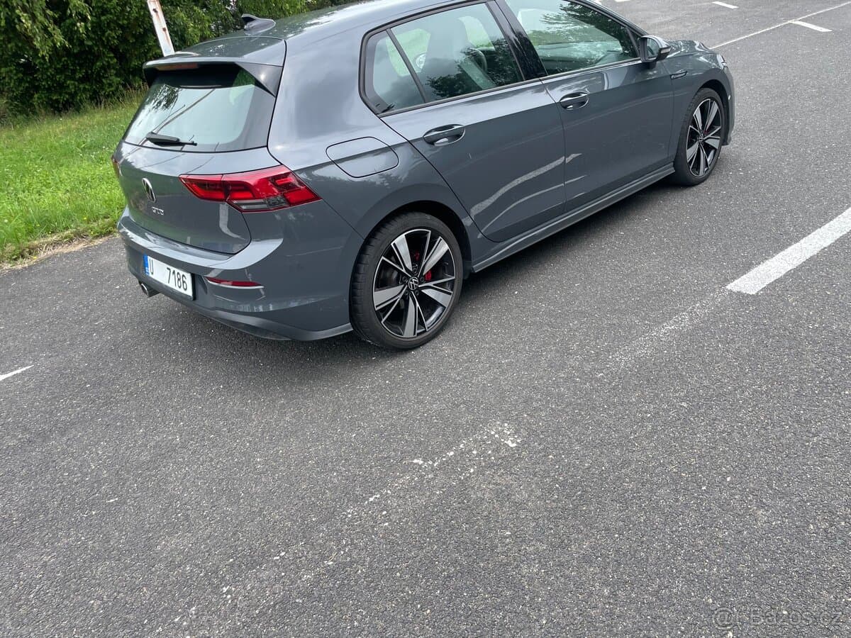 Volkswagen GOLF - 5