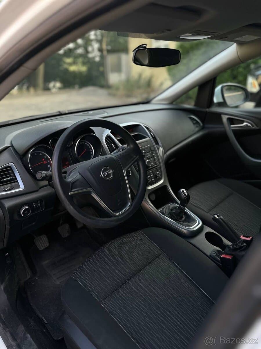 2013 Opel ASTRA - 5