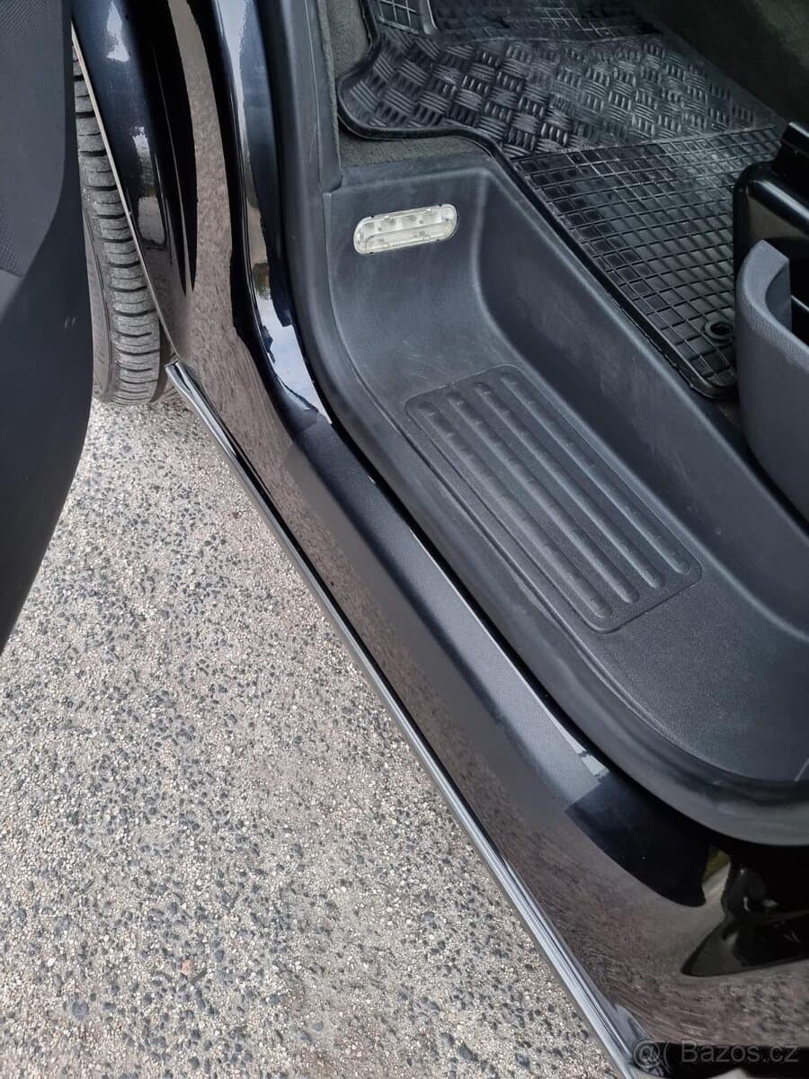 2011 Volkswagen MULTIVAN - 5
