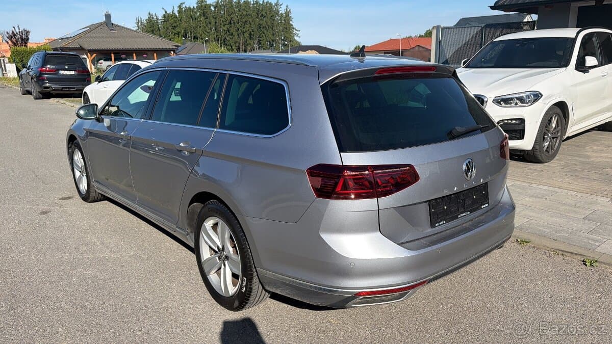 2020 Volkswagen PASSAT - 5