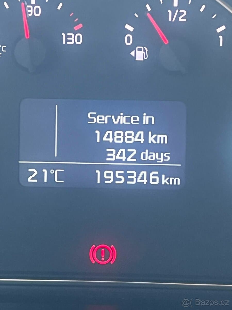 2015 Kia CARENS - 5