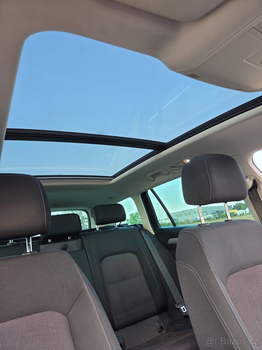 2018 Volkswagen PASSAT - 5