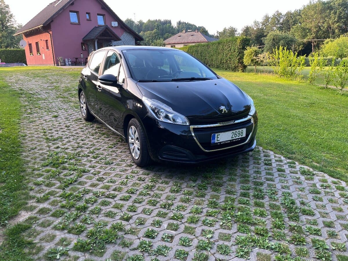 2017 Peugeot 208 - 5