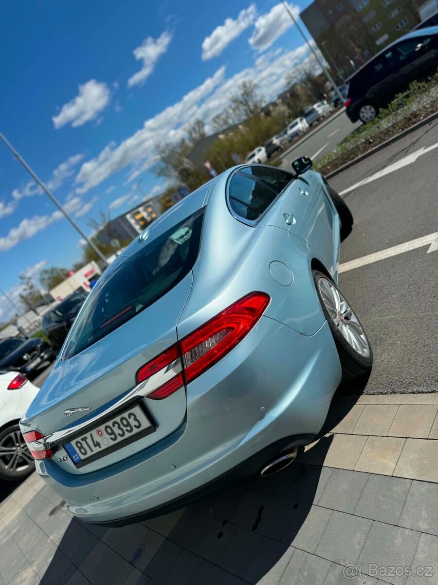 2012 Jaguar XF - 5