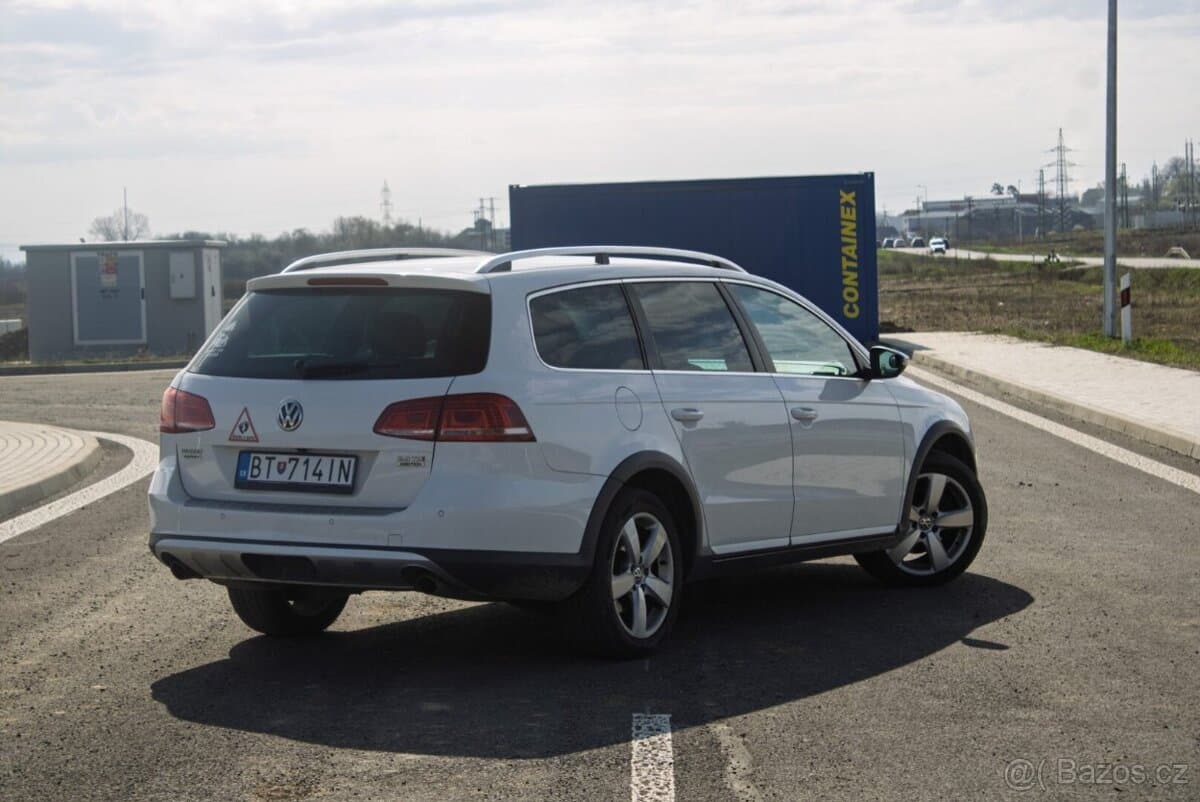 2013 Volkswagen PASSAT - 5