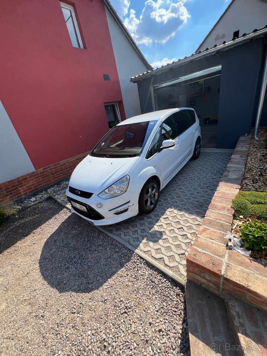 2011 Ford S-MAX - 5