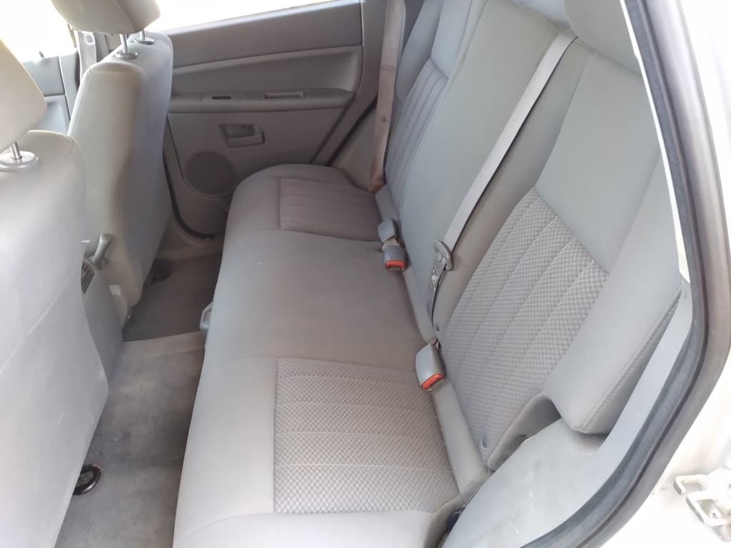 2004 Jeep CHEROKEE - 5
