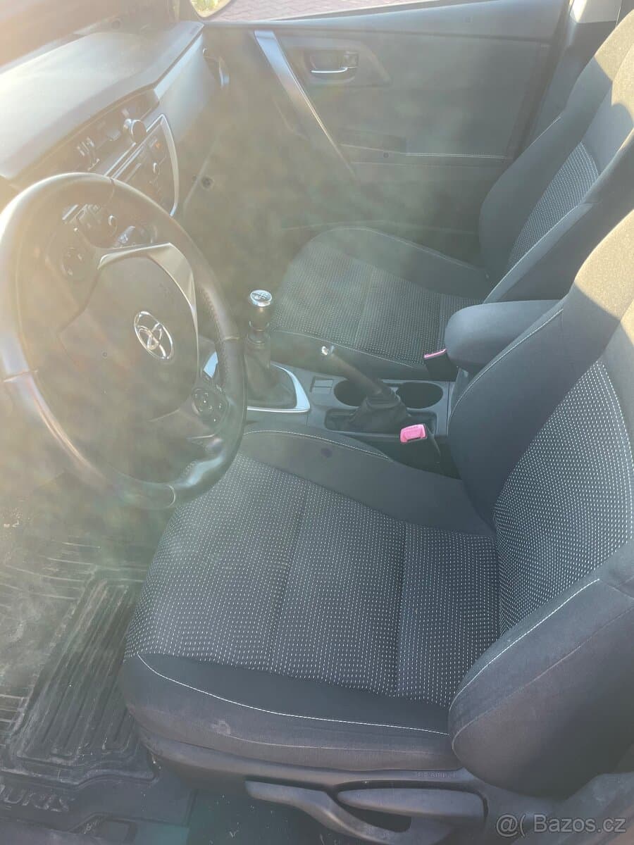 Toyota AURIS - 5