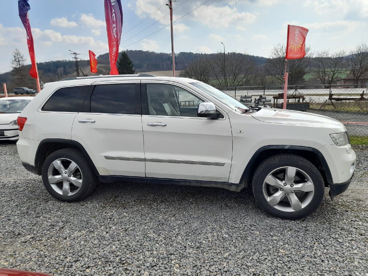 2011 Jeep CHEROKEE - 5