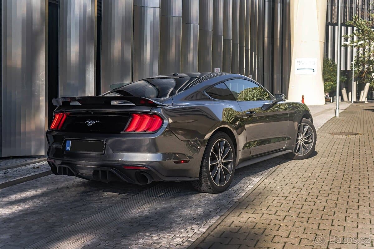 2019 Ford MUSTANG - 5