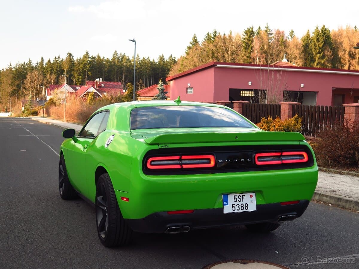 2017 Dodge CHALLENGER - 5
