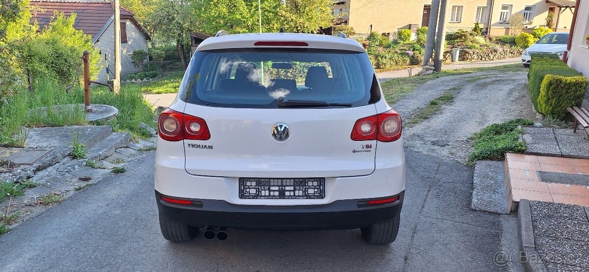 2010 Volkswagen TIGUAN - 5