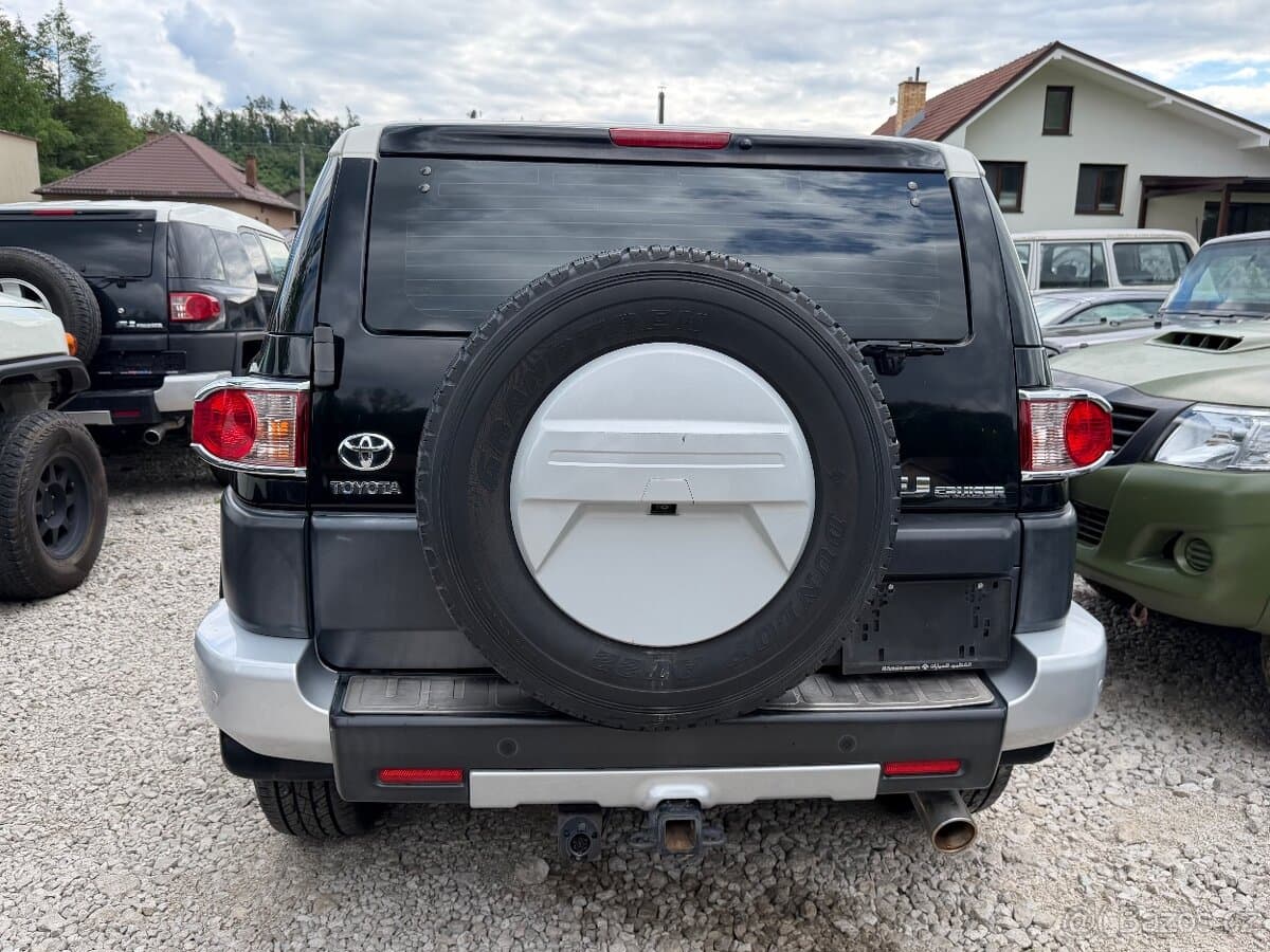 2010 Toyota FJ - 5