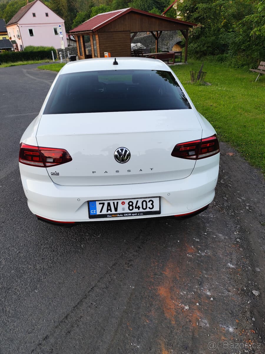 2019 Volkswagen PASSAT - 5