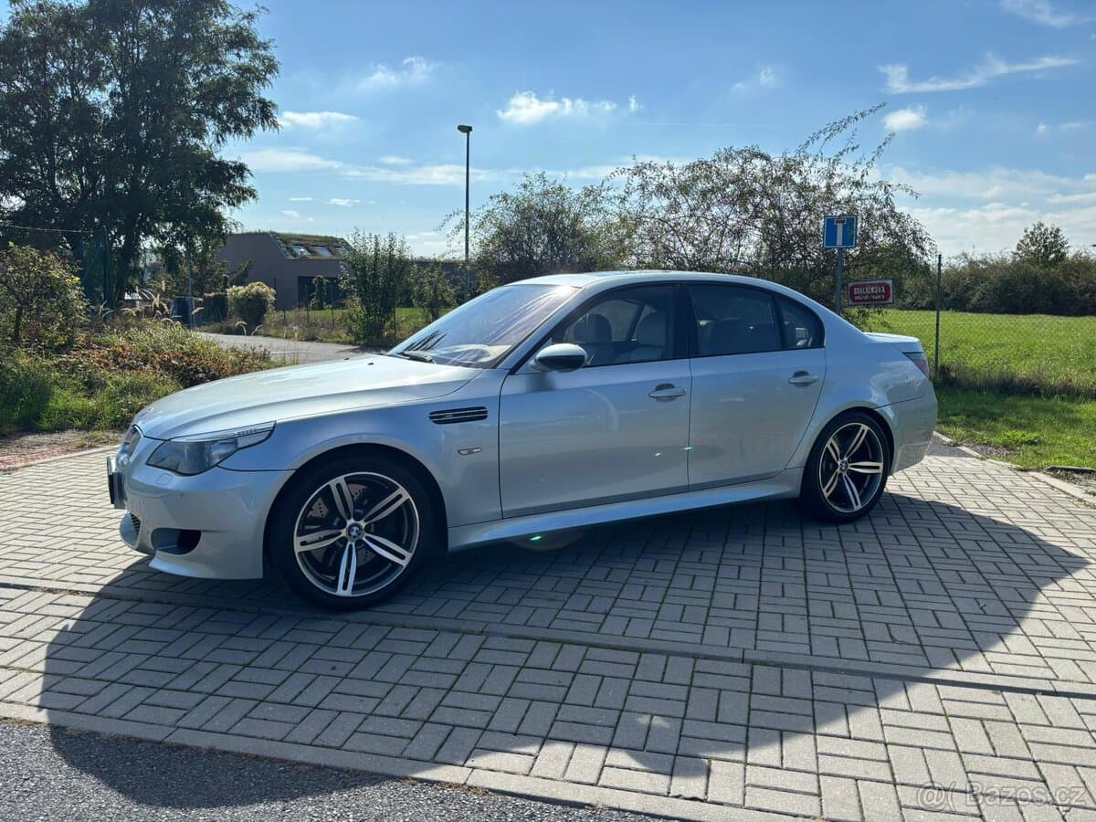 2005 BMW M5 - 5