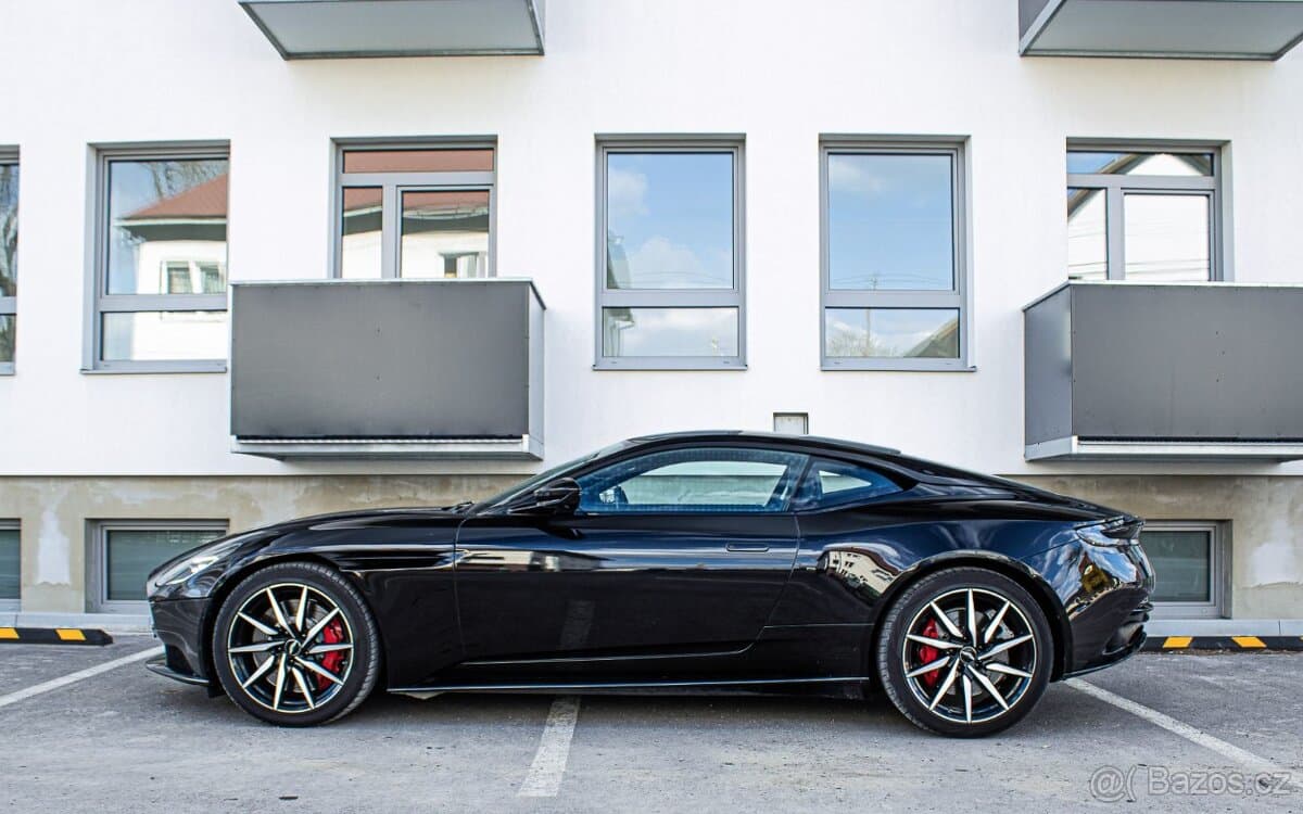 2017 Aston Martin DB11 - 5