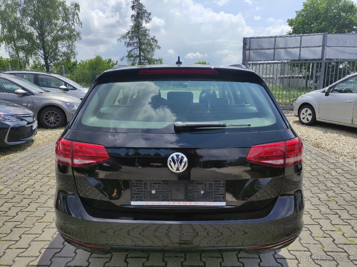 2017 Volkswagen PASSAT - 5