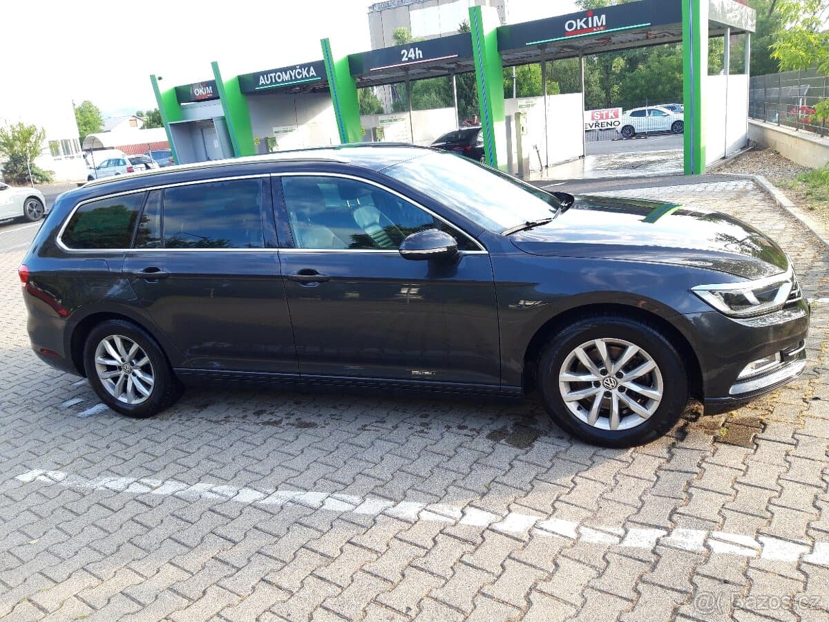 2019 Volkswagen PASSAT - 5