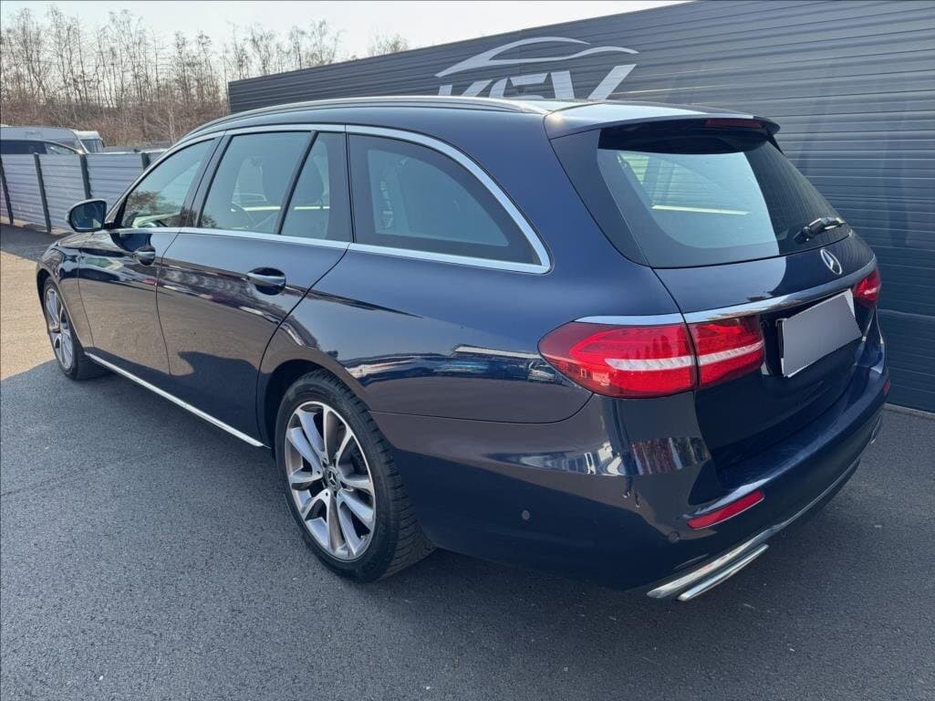 2019 Mercedes-Benz E-CLASS - 5