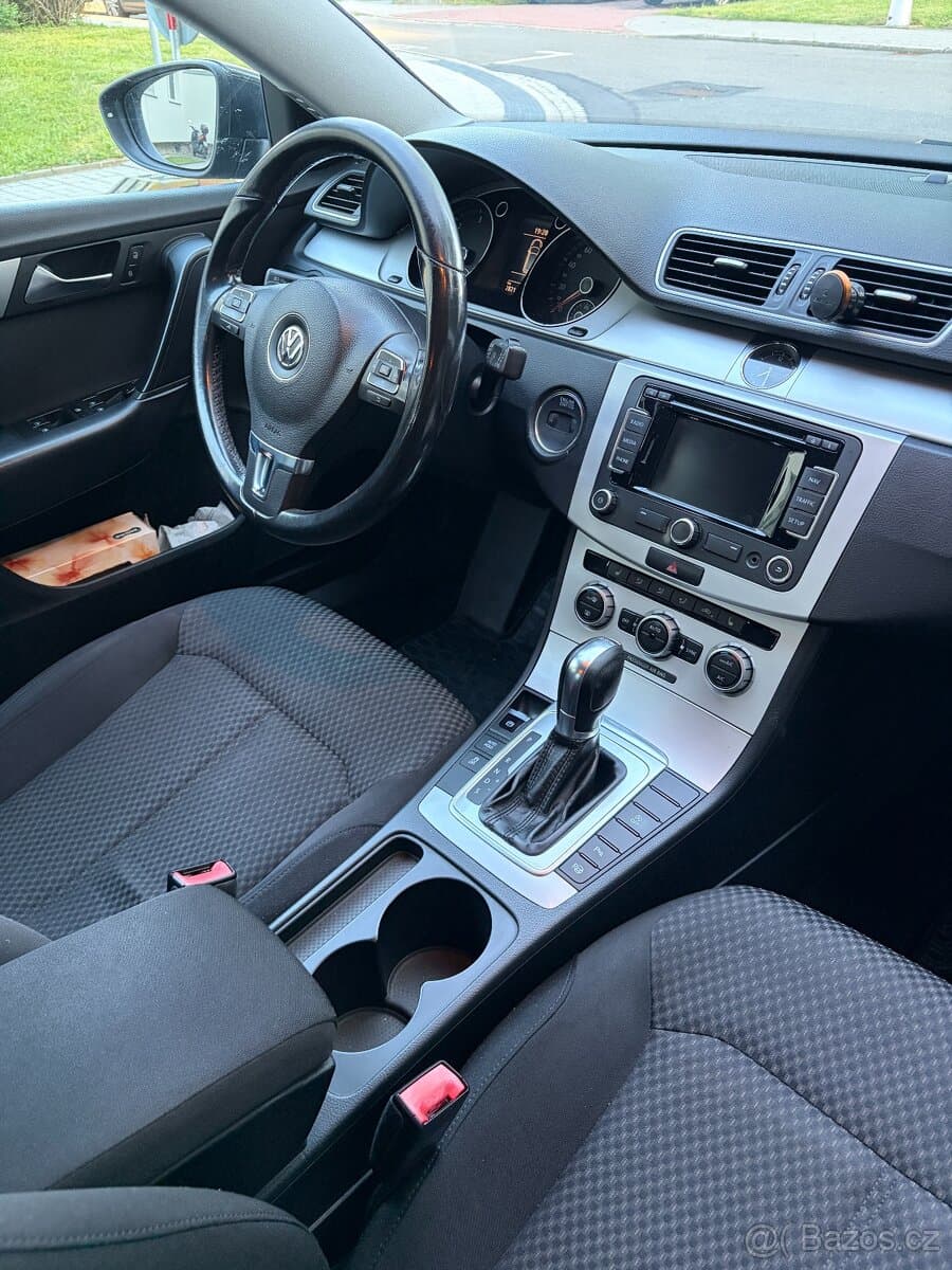 2013 Volkswagen PASSAT - 5