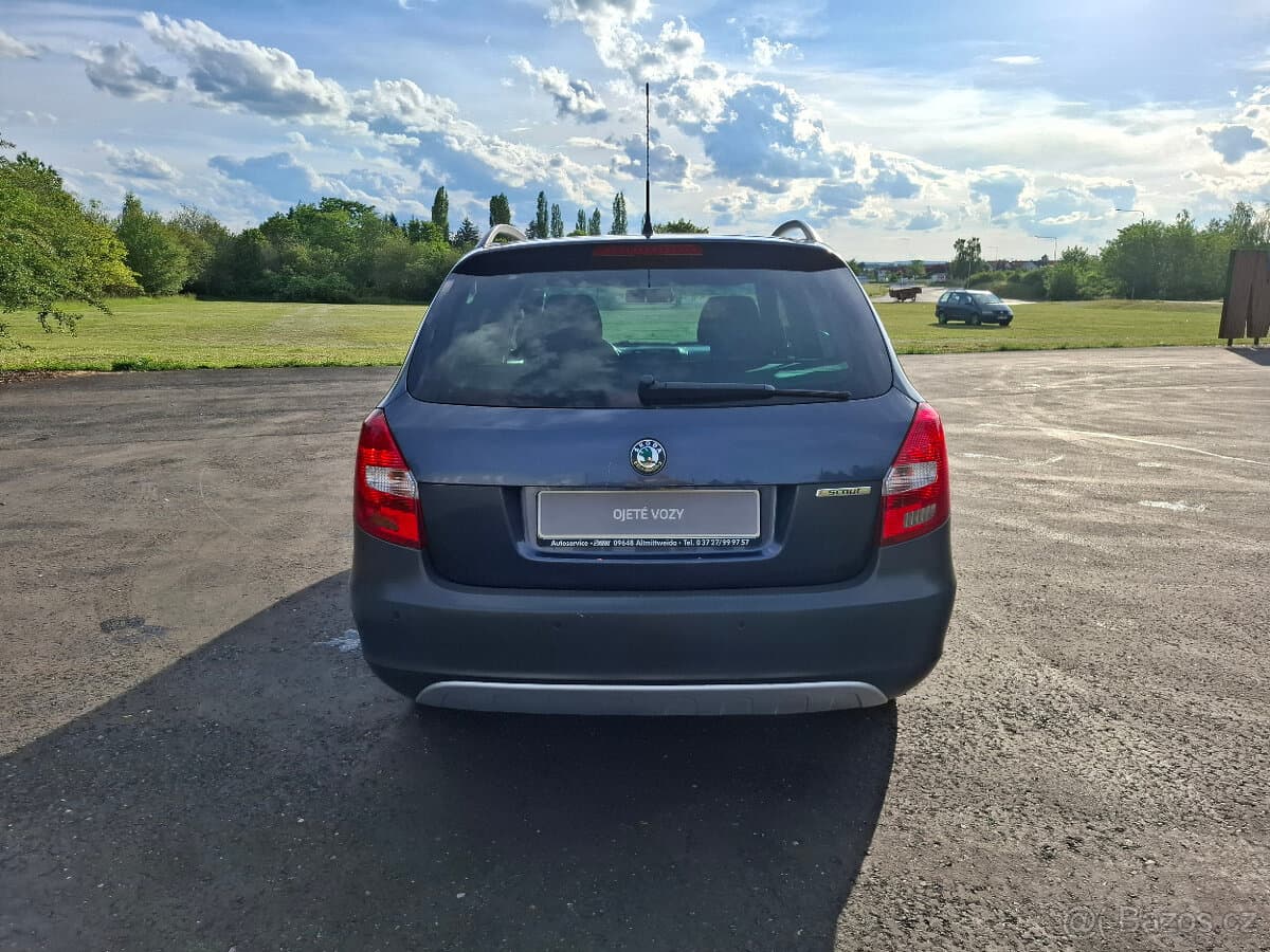 2010 Škoda FABIA - 5