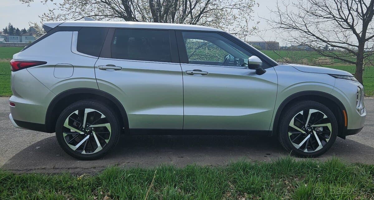 2021 Mitsubishi OUTLANDER - 5