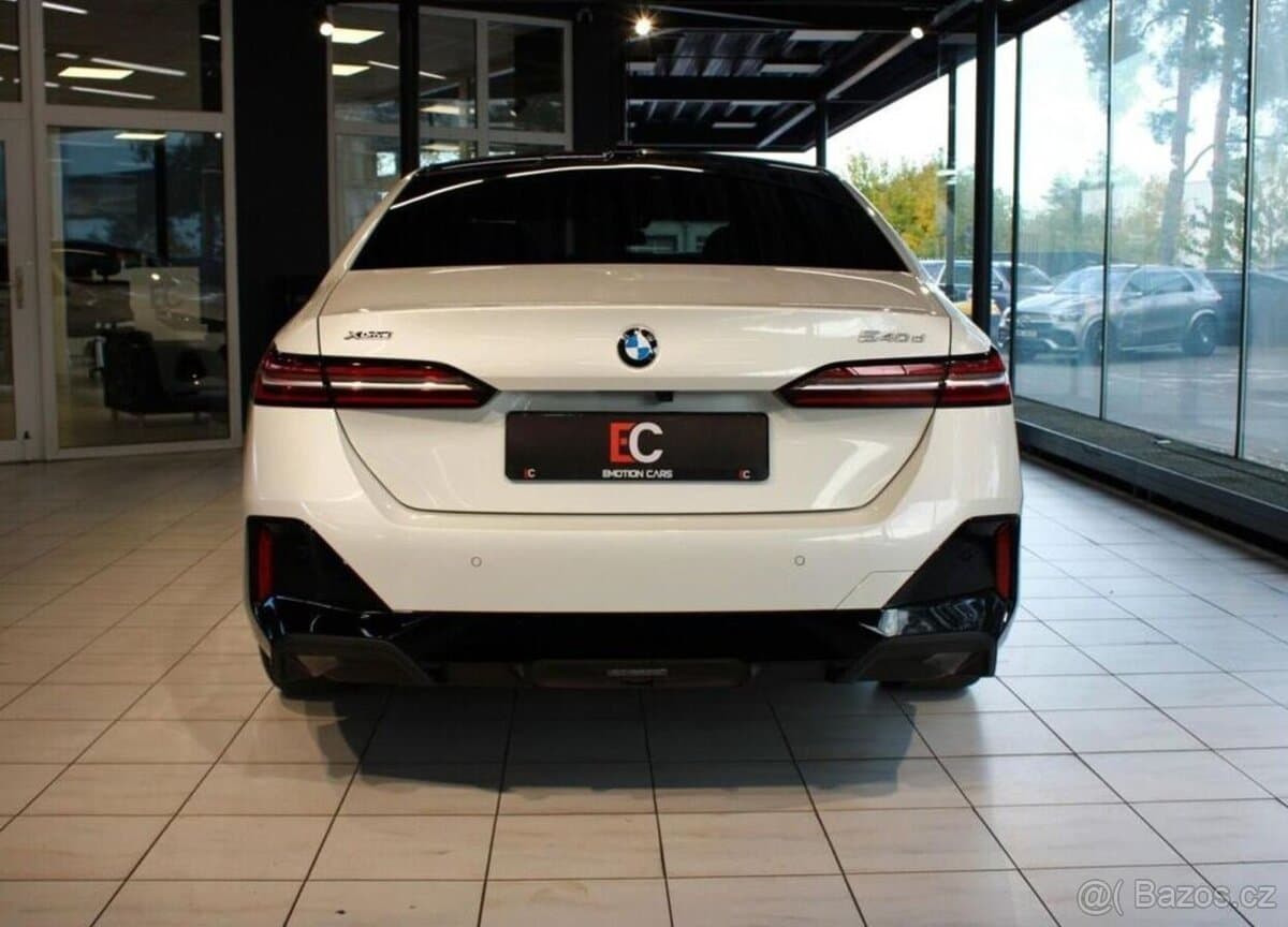 2025 BMW 5-SERIES - 5