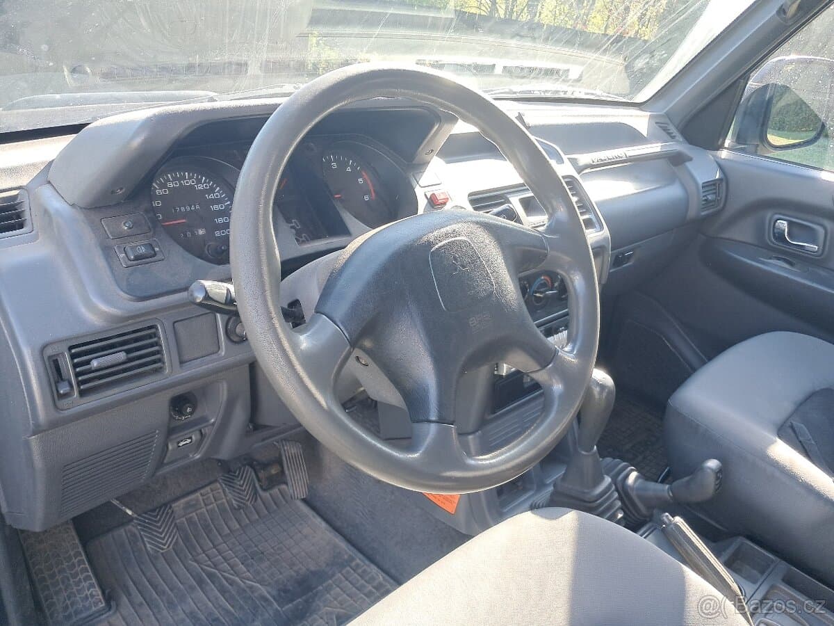 1998 Mitsubishi PAJERO - 5