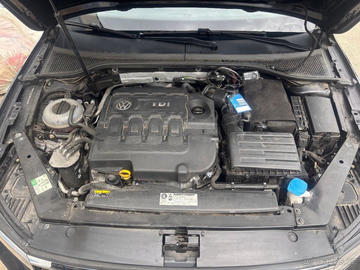 2016 Volkswagen PASSAT - 5