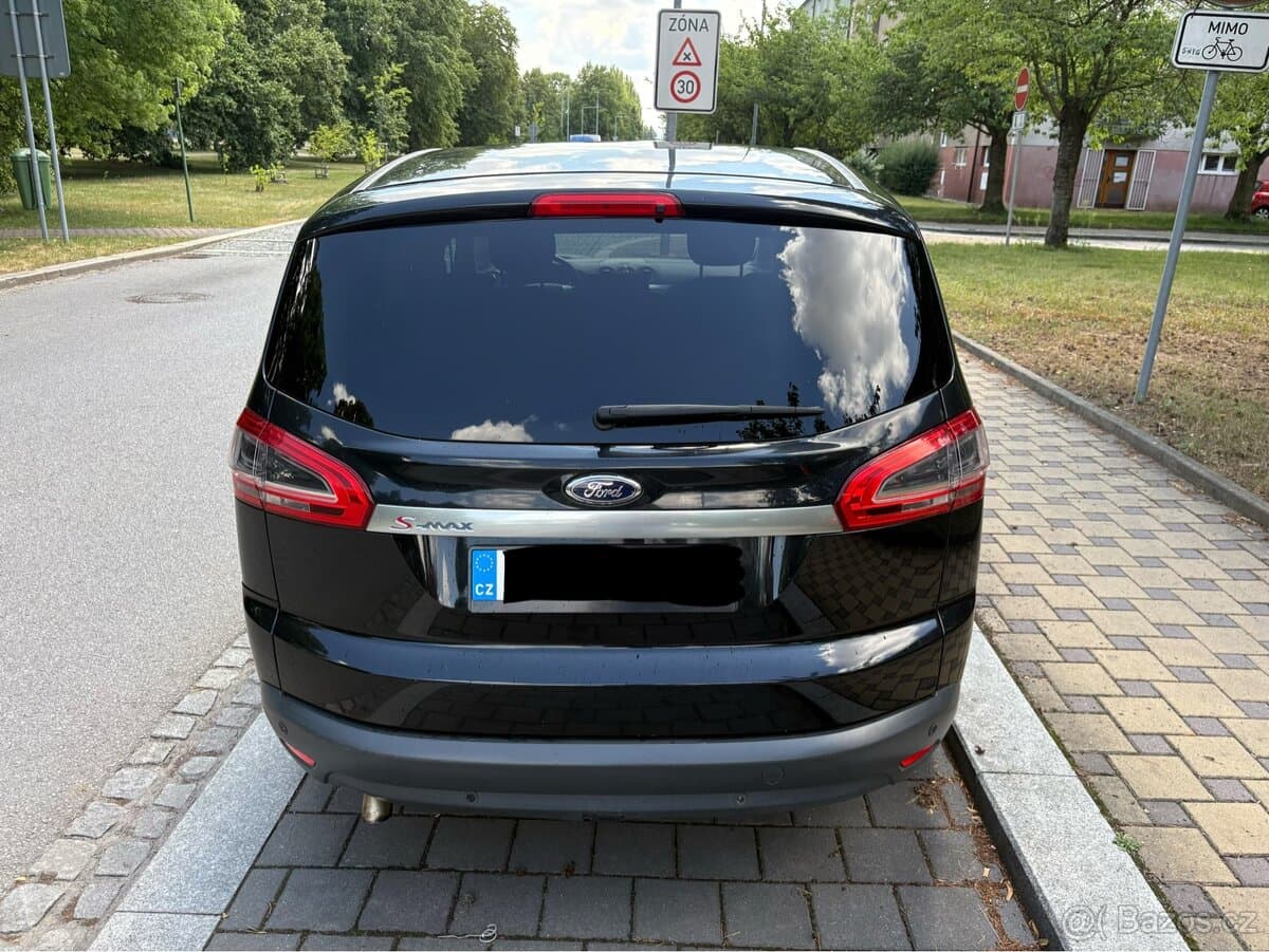 2011 Ford S-MAX - 5