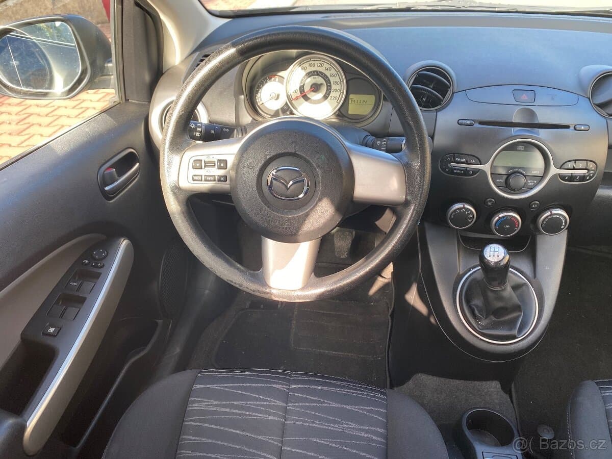 2011 Mazda 2 - 5