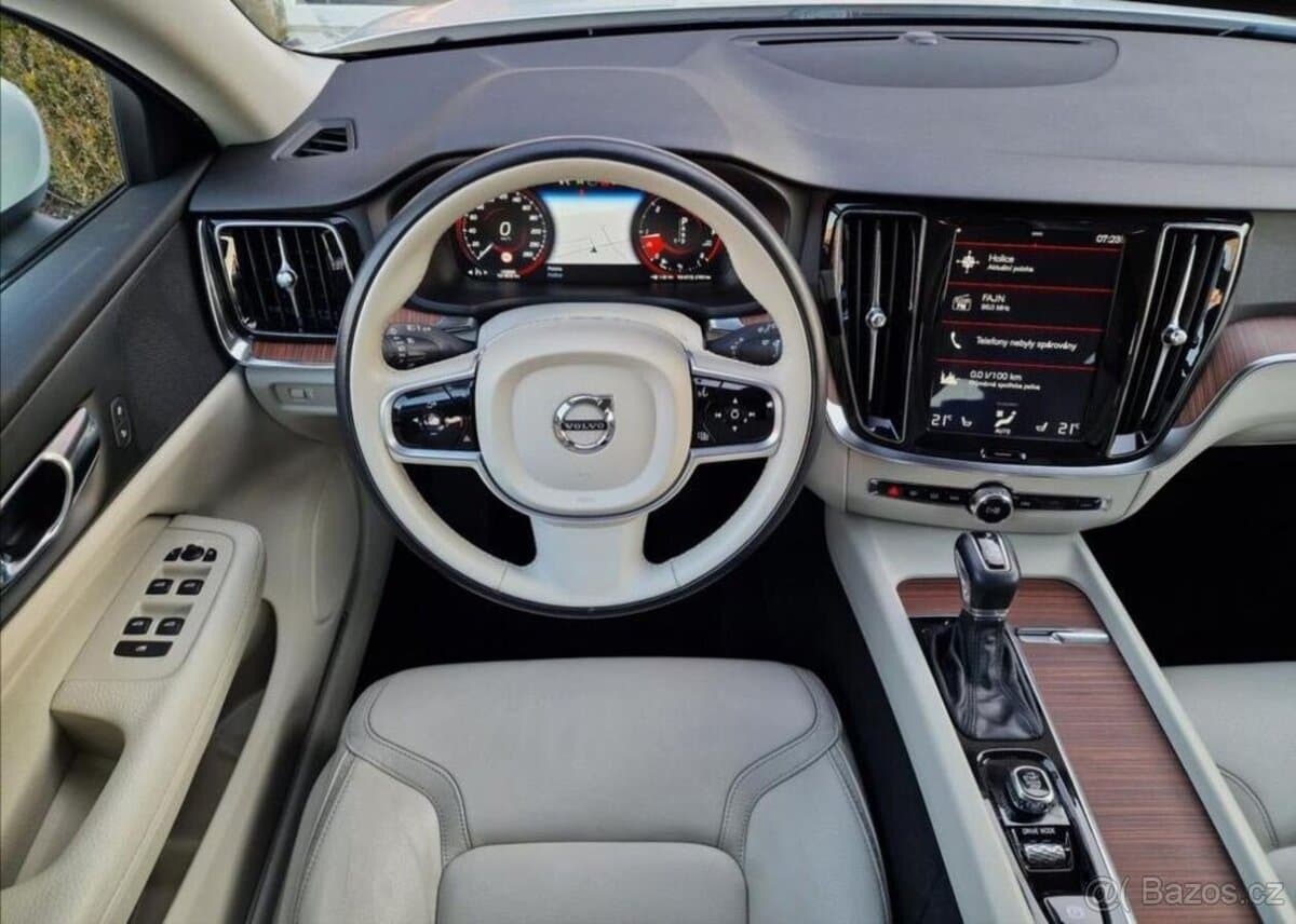 2019 Volvo V60 - 5