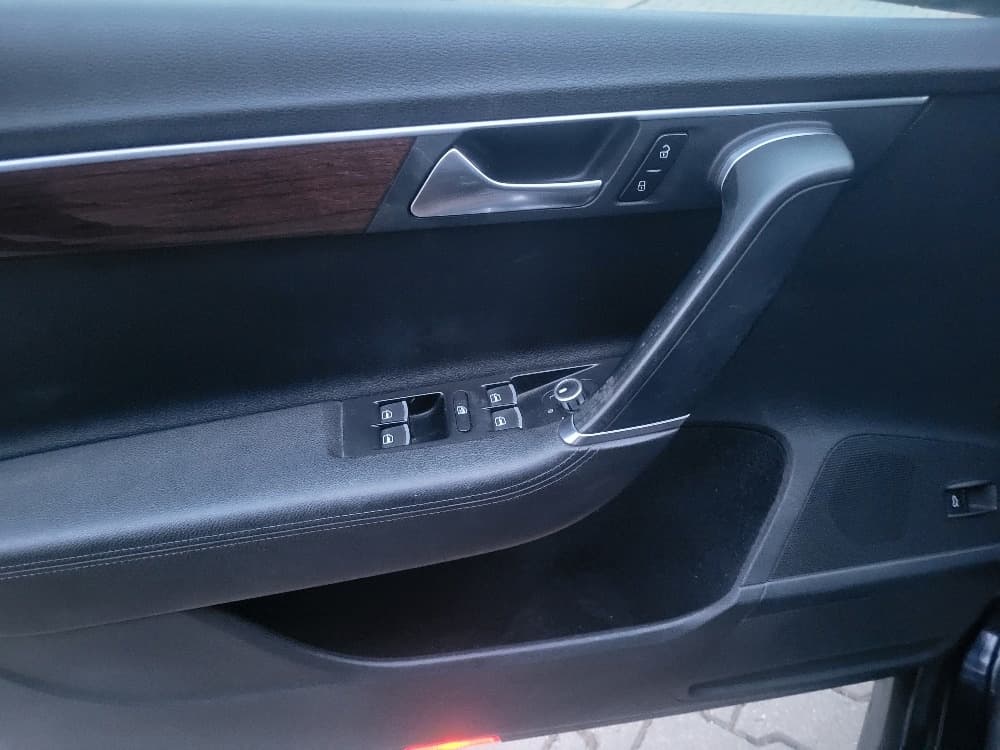 2012 Volkswagen PASSAT - 5
