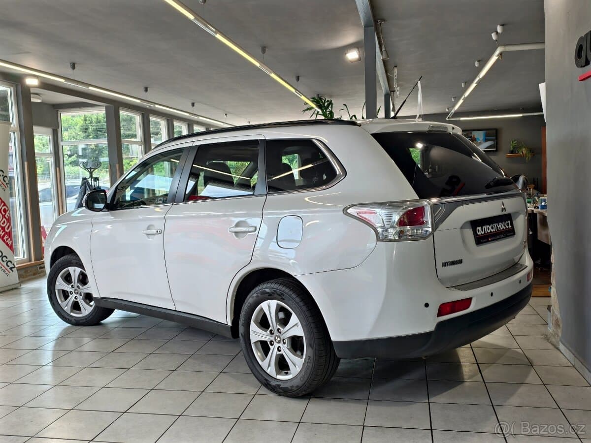 2012 Mitsubishi OUTLANDER - 5