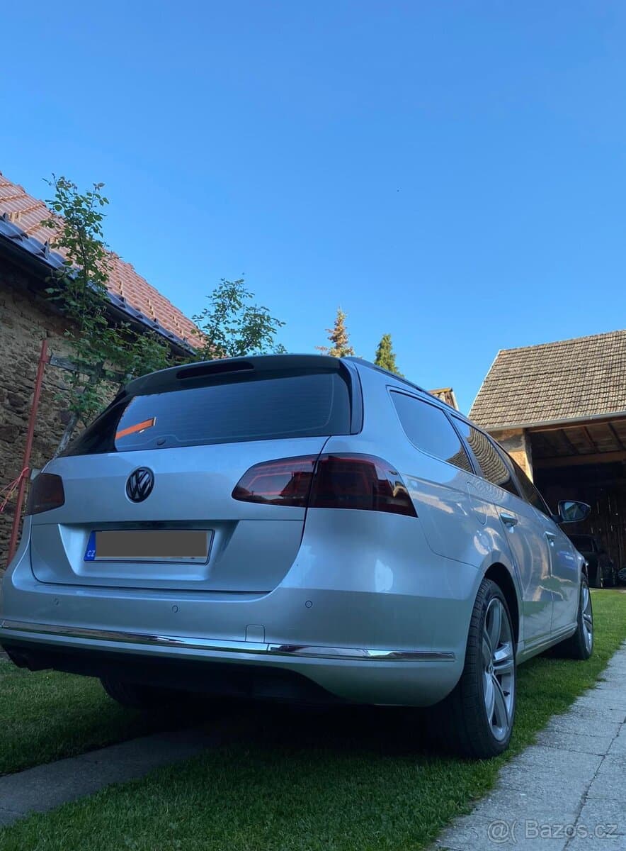 2012 Volkswagen PASSAT - 5