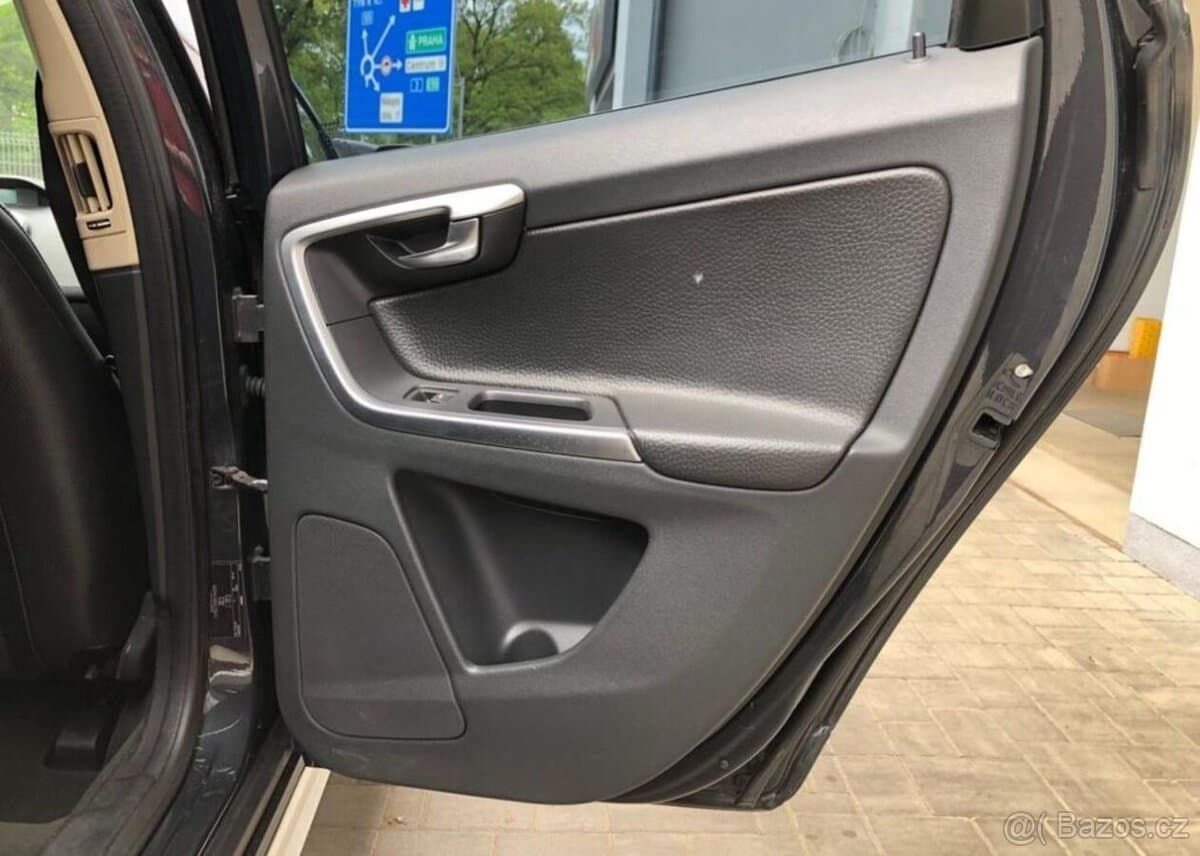 2010 Volvo XC60 - 5
