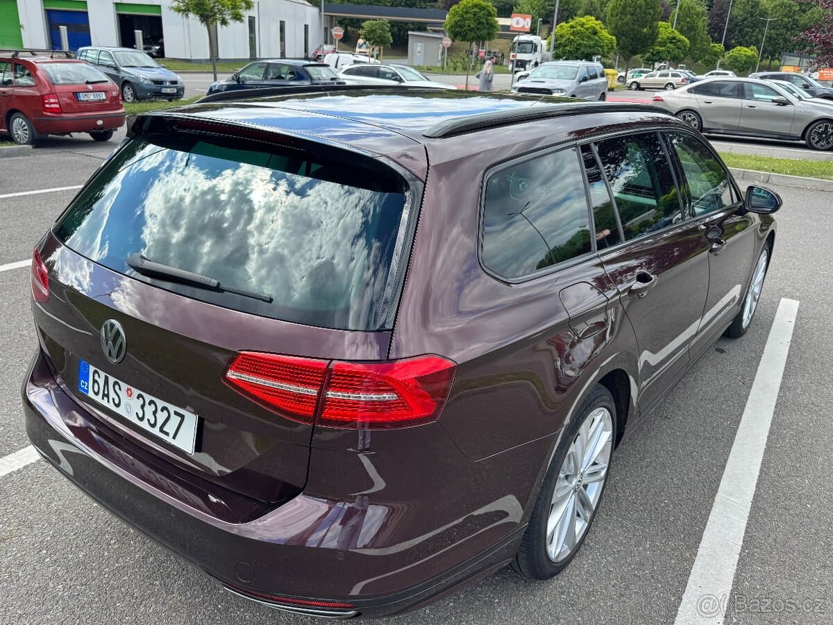 2018 Volkswagen PASSAT - 5