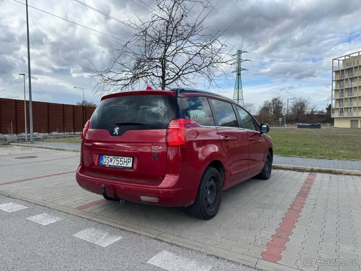 2012 Peugeot 5008 - 5
