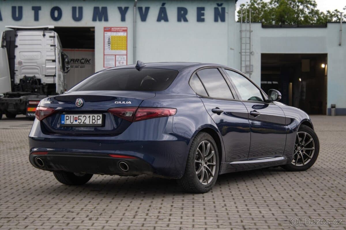 2017 Alfa Romeo GIULIA - 5