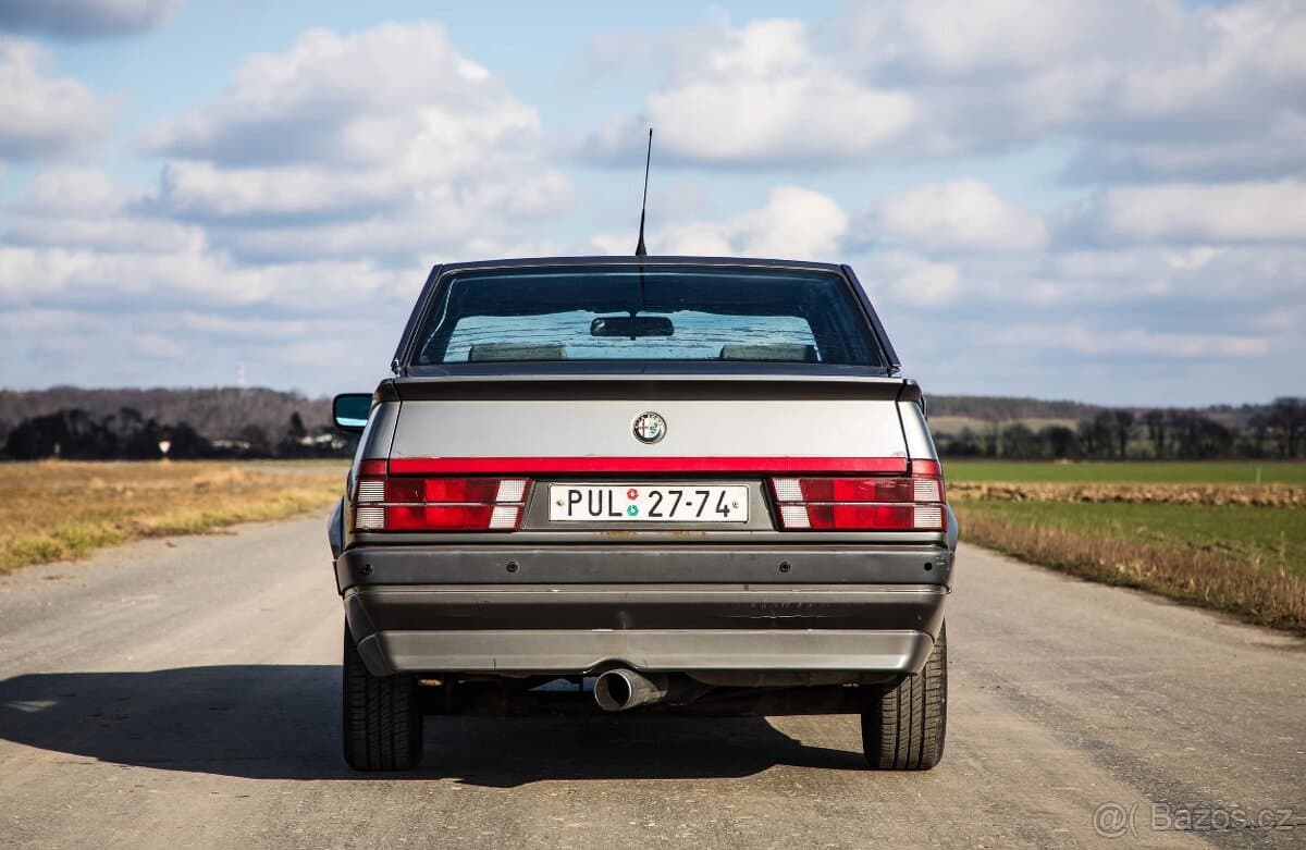 Alfa Romeo 75 - 5