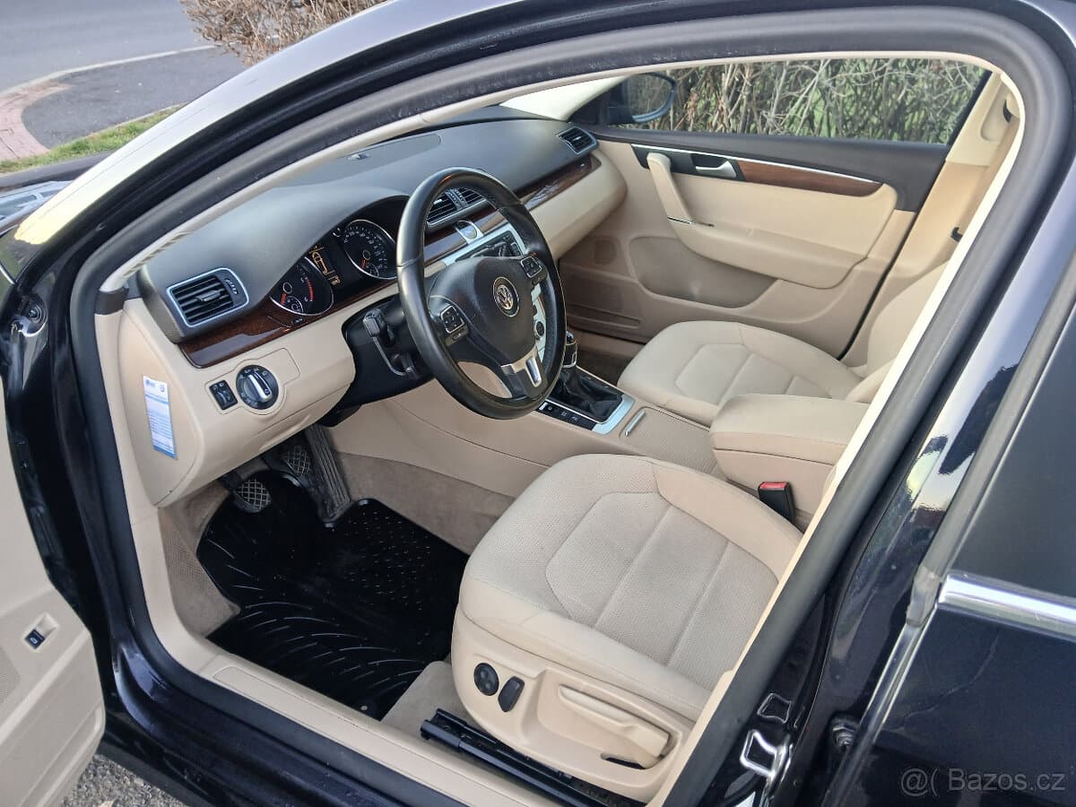 2013 Volkswagen PASSAT - 5