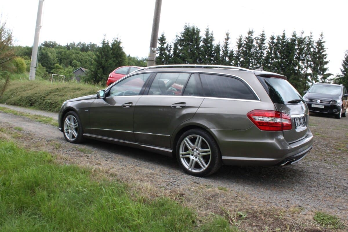 2010 Mercedes-Benz E-CLASS - 5