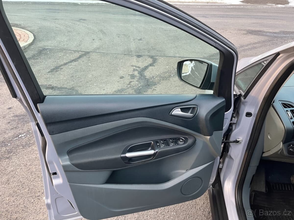 2011 Ford C-MAX - 5