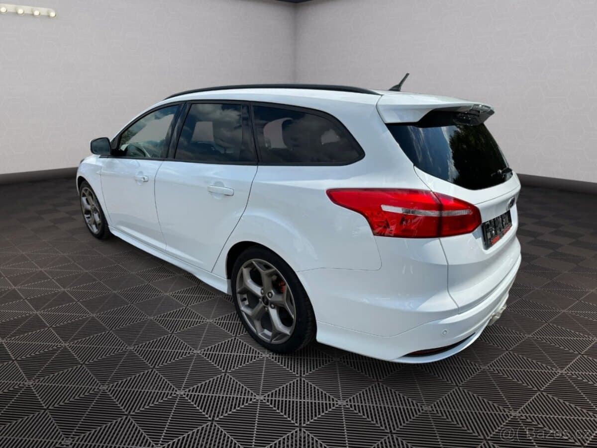 2017 Ford FOCUS - 5