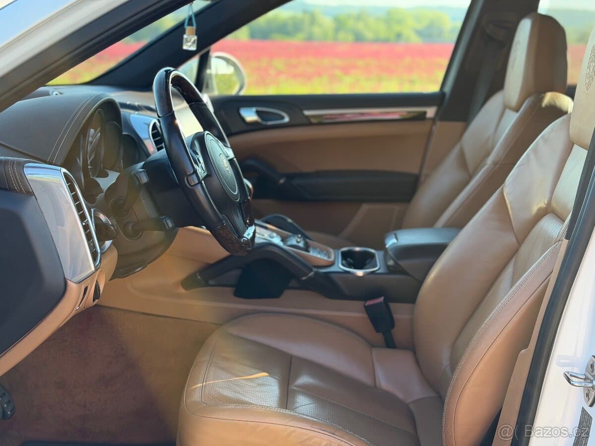 2012 Porsche CAYENNE - 5