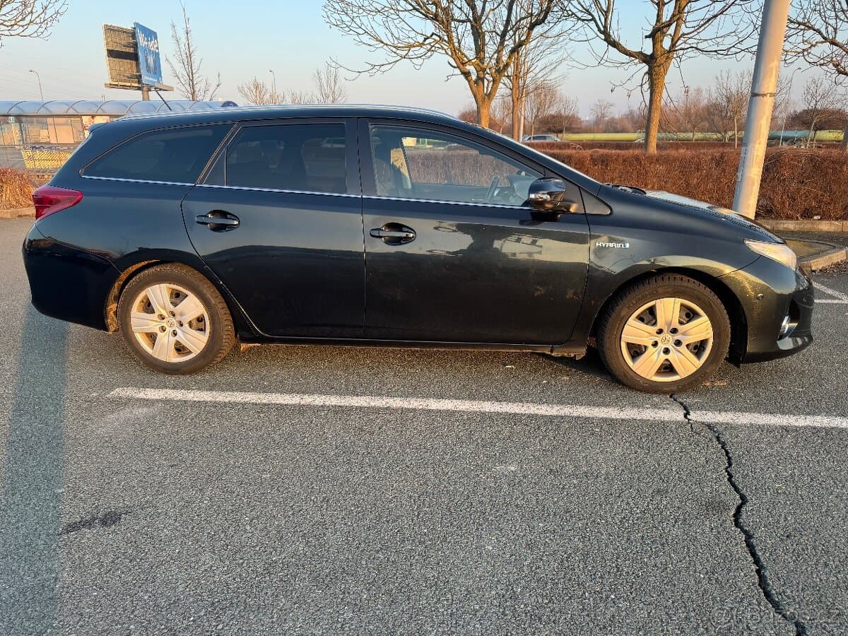 2014 Toyota AURIS - 5
