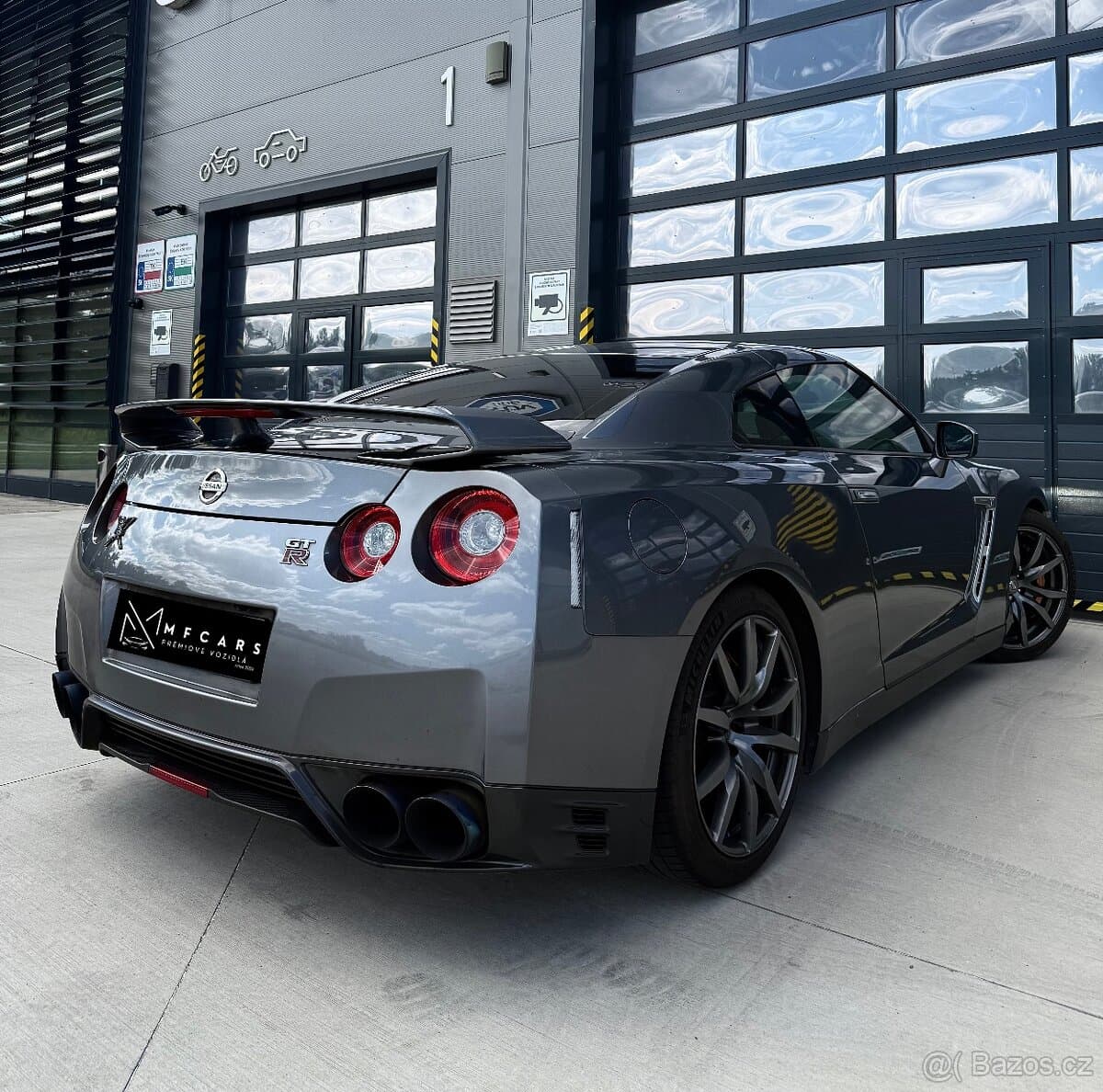 2015 Nissan GT-R - 5